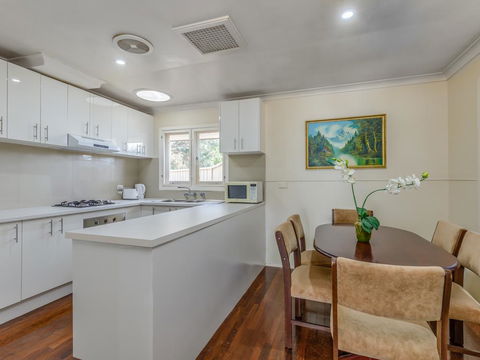 Exclusive Handy Holiday House - Accommodation Asia 3