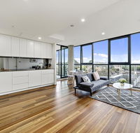 Executive City-centre Apartment with Parking - Accommodation Asia