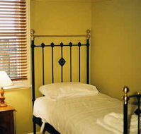 Eyre House - Accommodation Asia