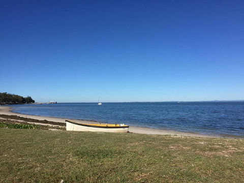 Fabulous Location - Ground Floor Waterfront Unit! Clearview Apartments - Accommodation Asia 2