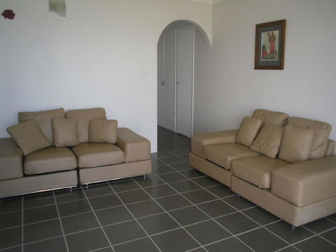 Fabulous Location - Ground Floor Waterfront Unit! Clearview Apartments - Accommodation Asia 0