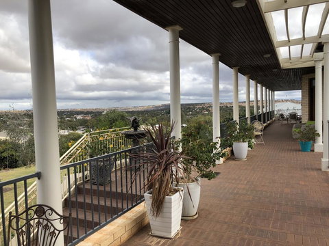 Fairway Manor Accomodation - Accommodation Asia 2