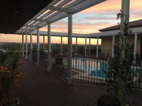 Fairway Manor Accomodation - Accommodation Asia 3