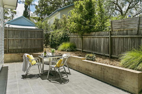 Family-friendly Hideaway In Quiet Suburb - Accommodation Asia 1