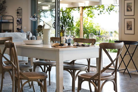 Farmer Smith Estate - Sunrise Retreat - Accommodation Asia 2