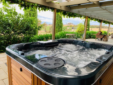 Farmer Smith Estate - Sunrise Retreat - Accommodation Asia 1