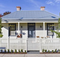 Farmers Arms Heritage Cottage - Accommodation Asia