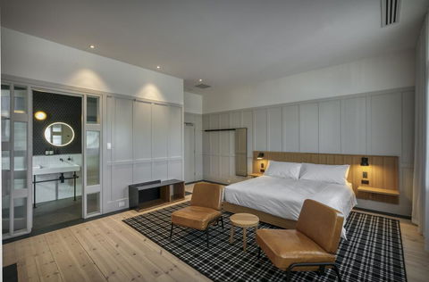 Farmers Home Hotel - Accommodation Asia 2
