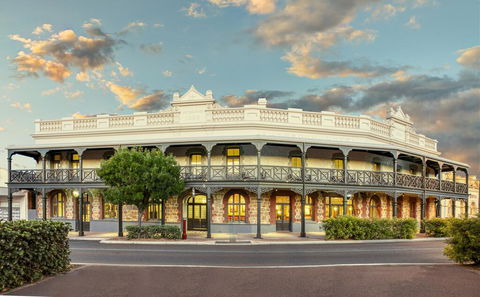 Farmers Home Hotel - Accommodation Asia 0