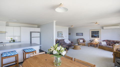 Fathoms 17 - Mollymook ALL LINEN PROVIDED - Accommodation Guide 1