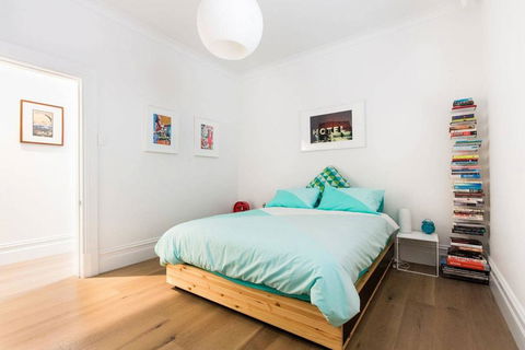 Felix - Gorgeously Designed Home - Accommodation Guide 2