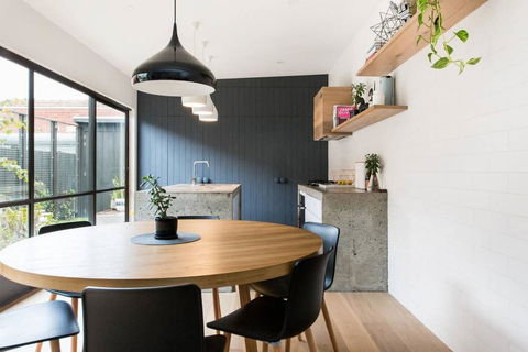Felix - Gorgeously Designed Home - Accommodation Guide 1