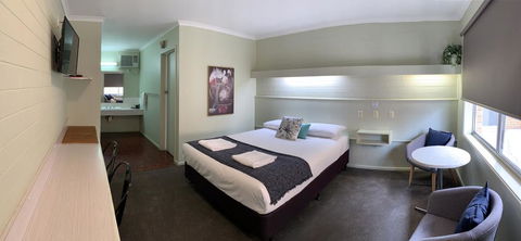 Finley Country Club Hotel Motel - Accommodation Guide 3