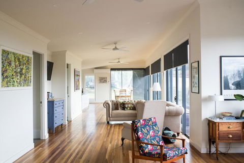 Five Bed, Five Bath, Five Star View - 2 Mins To CBD - Wentworth Estate - Accommodation China 1