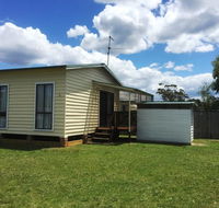 Flat 2 42 McMillan Rd - Accommodation Asia