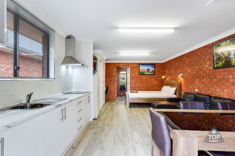 Fossicker Caravan Park - Accommodation Asia 0