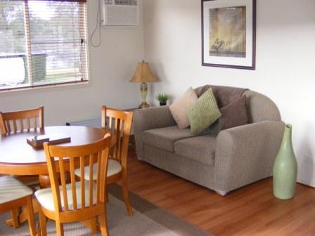 Fossickers Tourist Park - Accommodation Guide 2