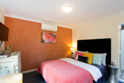 Fremantle Garden Cottage - Accommodation Asia 1