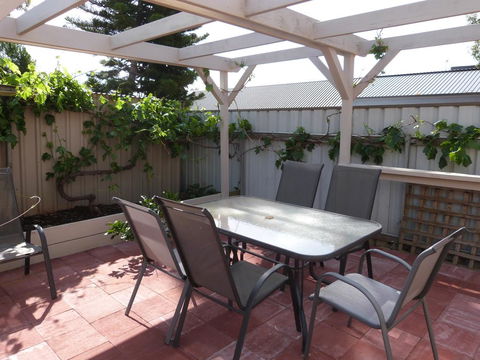 Fullarton Motor Lodge - Accommodation Guide 1