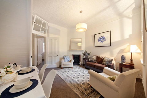 FUN TIMES In HUGE House 1 Minute To SYDNEY HARBOUR - Accommodation Guide 0