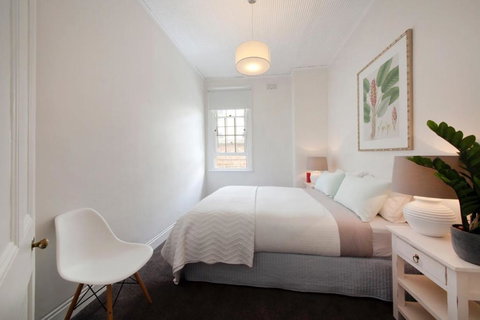 FUN TIMES In HUGE House 1 Minute To SYDNEY HARBOUR - Accommodation Guide 3