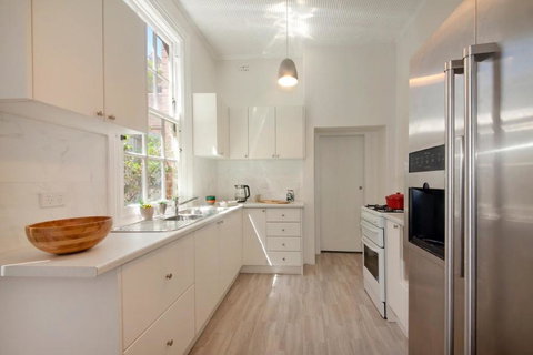 FUN TIMES In HUGE House 1 Minute To SYDNEY HARBOUR - Accommodation Guide 2