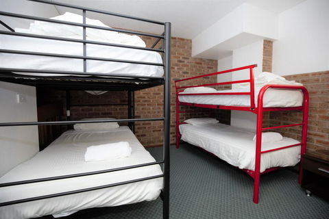 Gables 11 On Clyde Street - Accommodation Guide 2