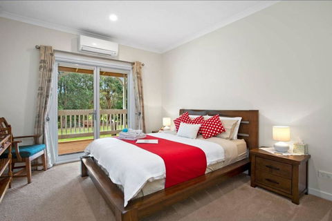 GALBRAITH BEACH STUDIO 3 - Accommodation Guide 0