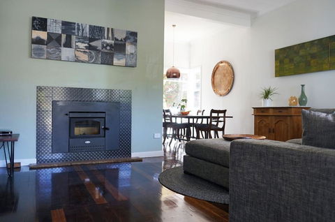 Gallery House Dwellingup - Accommodation Guide 0
