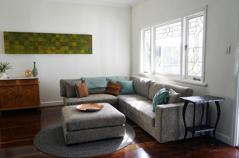 Gallery House Dwellingup - Accommodation Guide 1