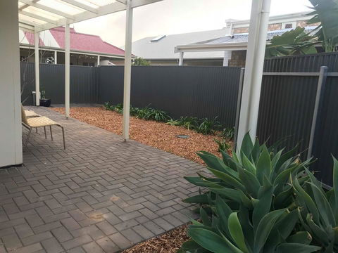 Gawler Townhouse 1 Bedroom - Accommodation Asia 2