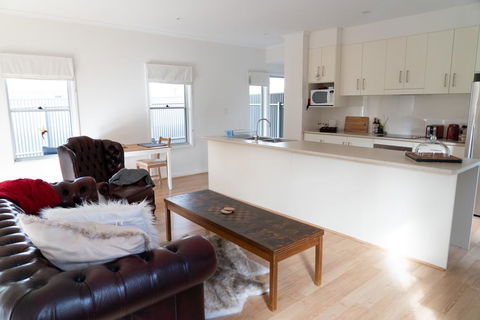 Gawler Townhouse 1 Bedroom - Accommodation Asia 0