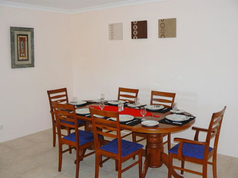 Geraldton Luxury Vacation Home - Accommodation Asia 3