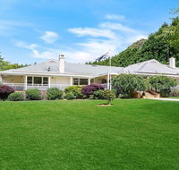 Gerron Park - country luxe tennis court and pool - Accommodation Asia