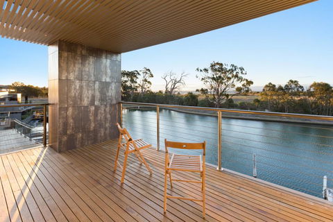 Gippsland Lakehouse A - Canal Frontage - Accommodation Asia 2