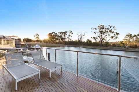 Gippsland Lakehouse A - Canal Frontage - Accommodation Asia 0