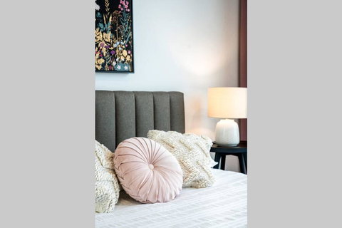 Glamorous RiverView Spacious 1BR - Accommodation Asia 1