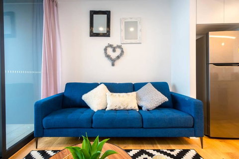 Glamorous RiverView Spacious 1BR - Accommodation Asia 0