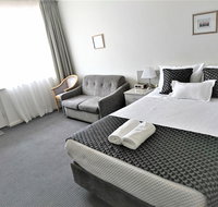 Glenelg beach gateway on Moseley - Accommodation Guide