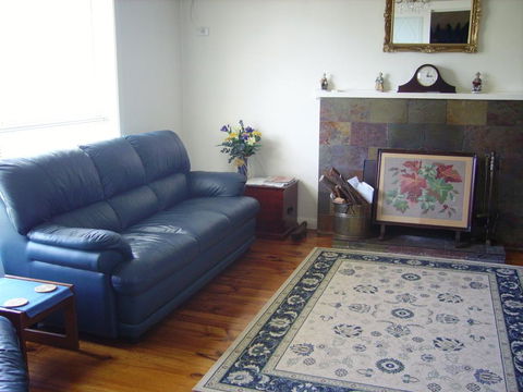 Glenelg Sea-Breeze - Accommodation Guide 0