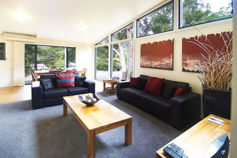 Glengarriff Townhouse 2 - Accommodation Asia 2