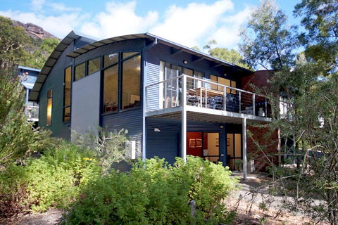 Glengarriff Townhouse 2 - Accommodation Asia 0