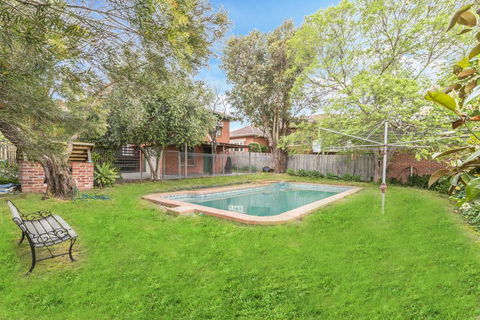 GlenIris Beautiful 6BedderFamily House+2Bath+Pool - Accommodation Asia 1