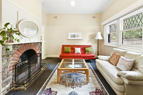 GlenIris Beautiful 6BedderFamily House+2Bath+Pool - Accommodation Asia 0