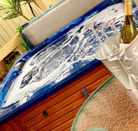 Glenway House Spa Oasis Rockingham - Accommodation Asia