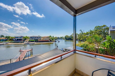 Gold Coast Stunning Waterfront Holiday Retreat - Accommodation Asia 1