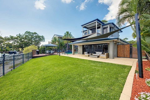 Gold Coast Stunning Waterfront Holiday Retreat - Accommodation Asia 2