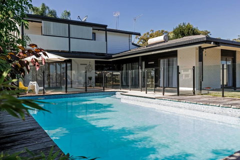 Gold Home@BroadBeach Gold Coast - Accommodation Asia 0