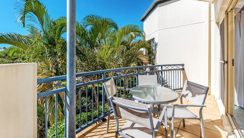 Golden Riviera Absolute Beachfront Resort - Accommodation China 2