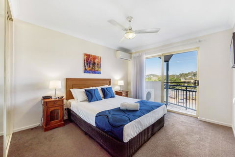 Golden Riviera Absolute Beachfront Resort - Accommodation China 3